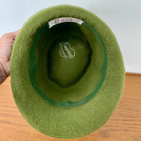 Vintage Original TOBY OF LONDON Hat Green Faux Fur Felt Feather Fedora Style - Picture 11 of 14